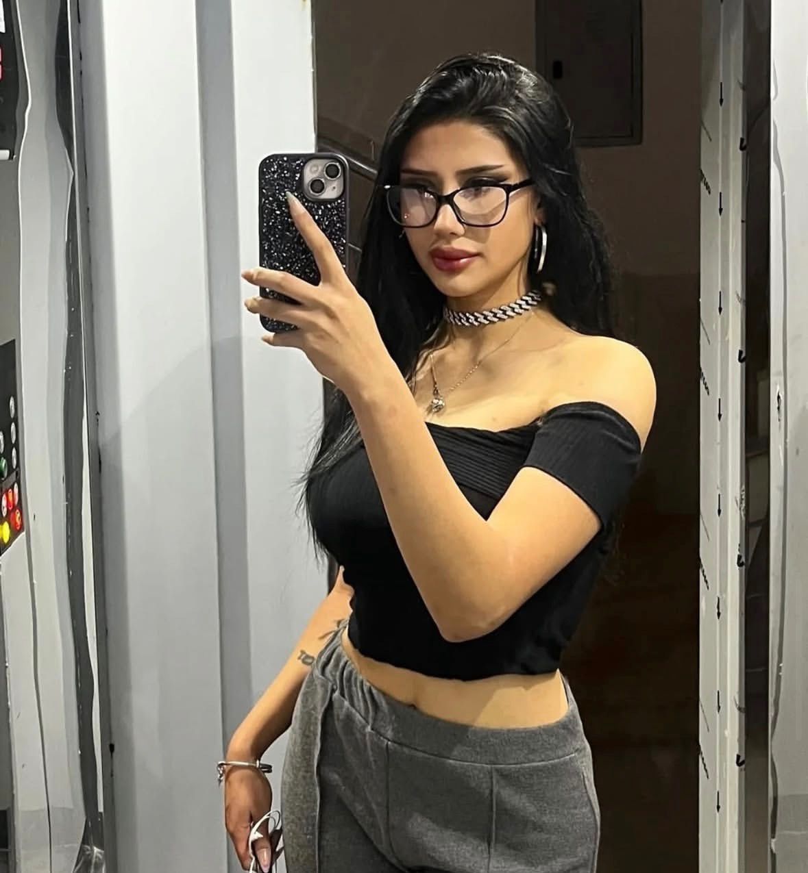 Sazak Bayan Escort Melekhan
