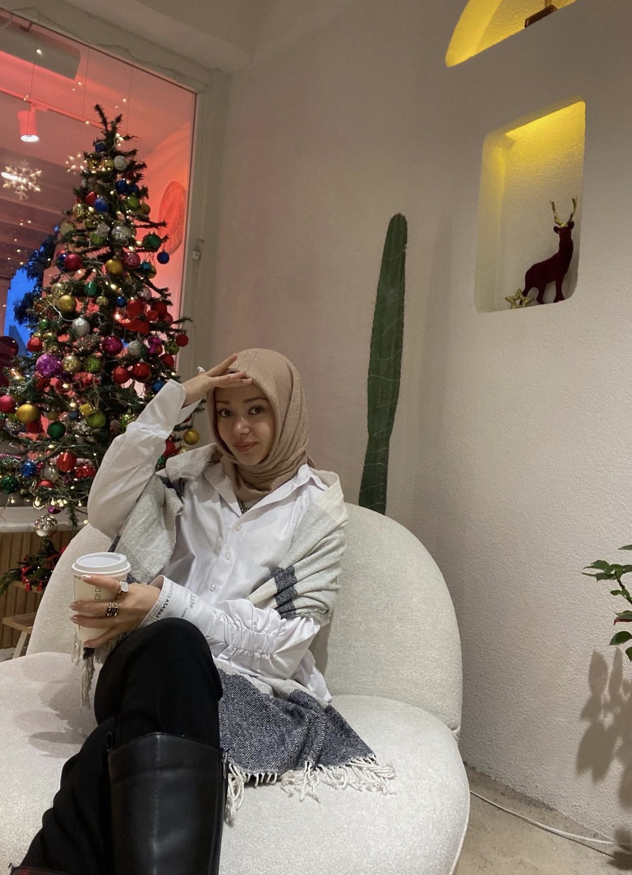 Gelişim Güzel Gülüşlü Partner Escort Elif
