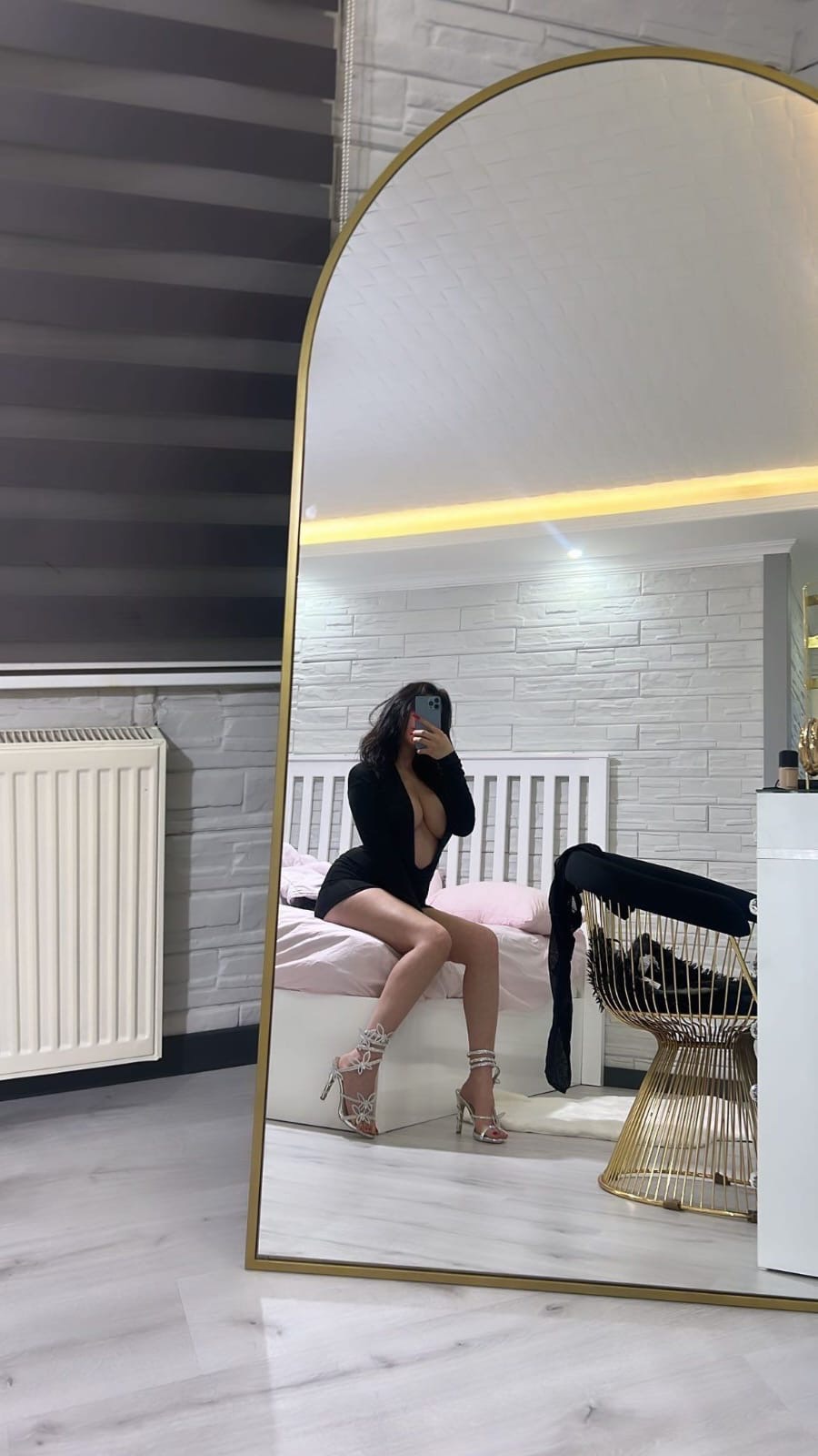 Gülpınar İlgi Dolu Kadın Bayan Escort Nisa