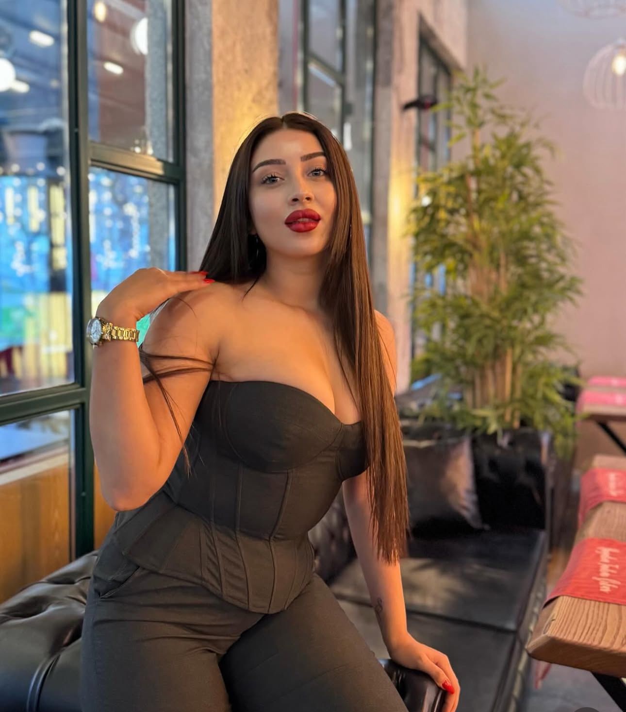 Sazak Yaratıcı Partner Escort Nisa